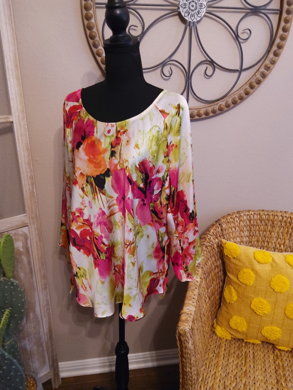 Sunny Leigh Floral Scoop-Neck Blouse in White with Pink & Green